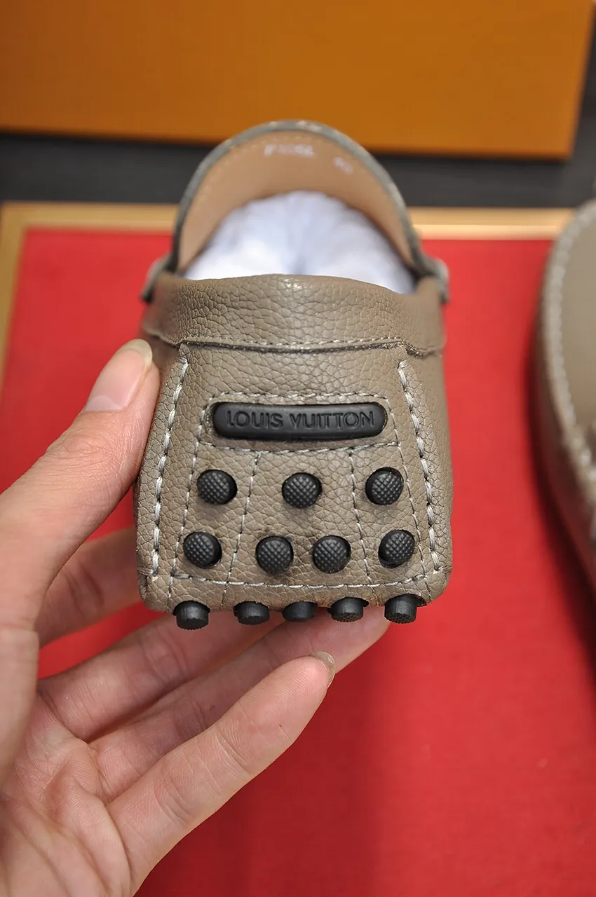 Men's men's shoes 💰420💶 [LV Doudou shoes] (water-dyed cowhide lining) new model is on the market, available on the official website. The new Doudou shoes are processed into single-color materials, and the uppers are made of imported horsehide leather. The body of the shoe is fully hemmed with mark thread, and is lined with imported original cowhide leather. The elegant shoe shape is super suitable for all-matching, and the size is 38-44.
